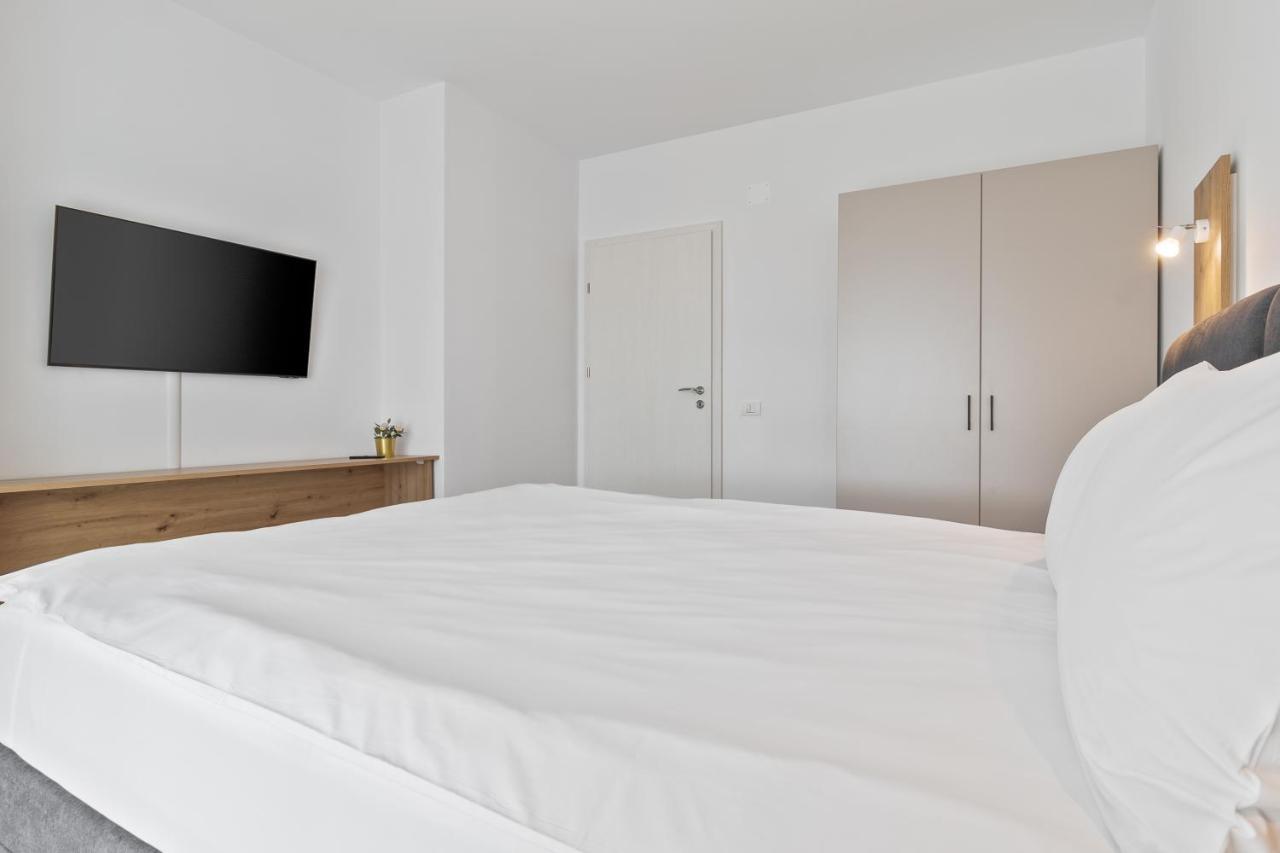 Grand Hill Flats Lejlighed Oradea Eksteriør billede
